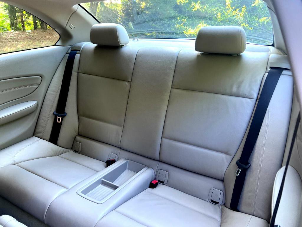 2012 BMW 1 Series Image 17