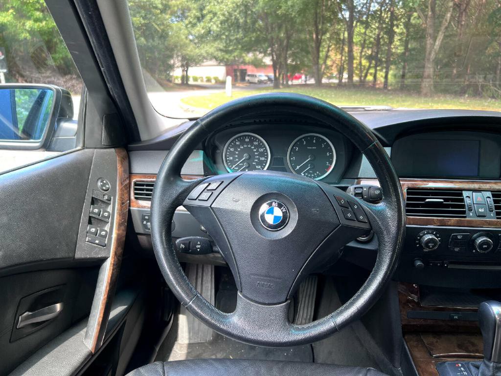 2006 BMW 5 Series Image 12