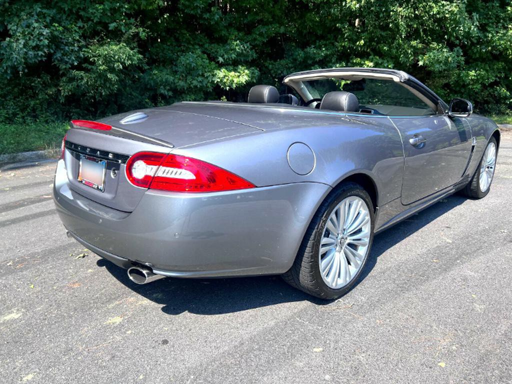 2010 Jaguar XK-Series Image 9