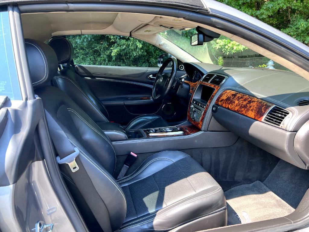 2010 Jaguar XK-Series Image 24
