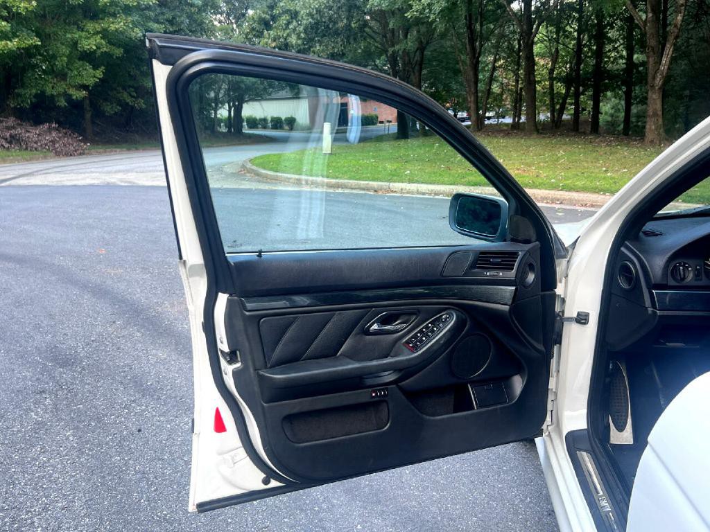 2002 BMW 5 Series Image 16