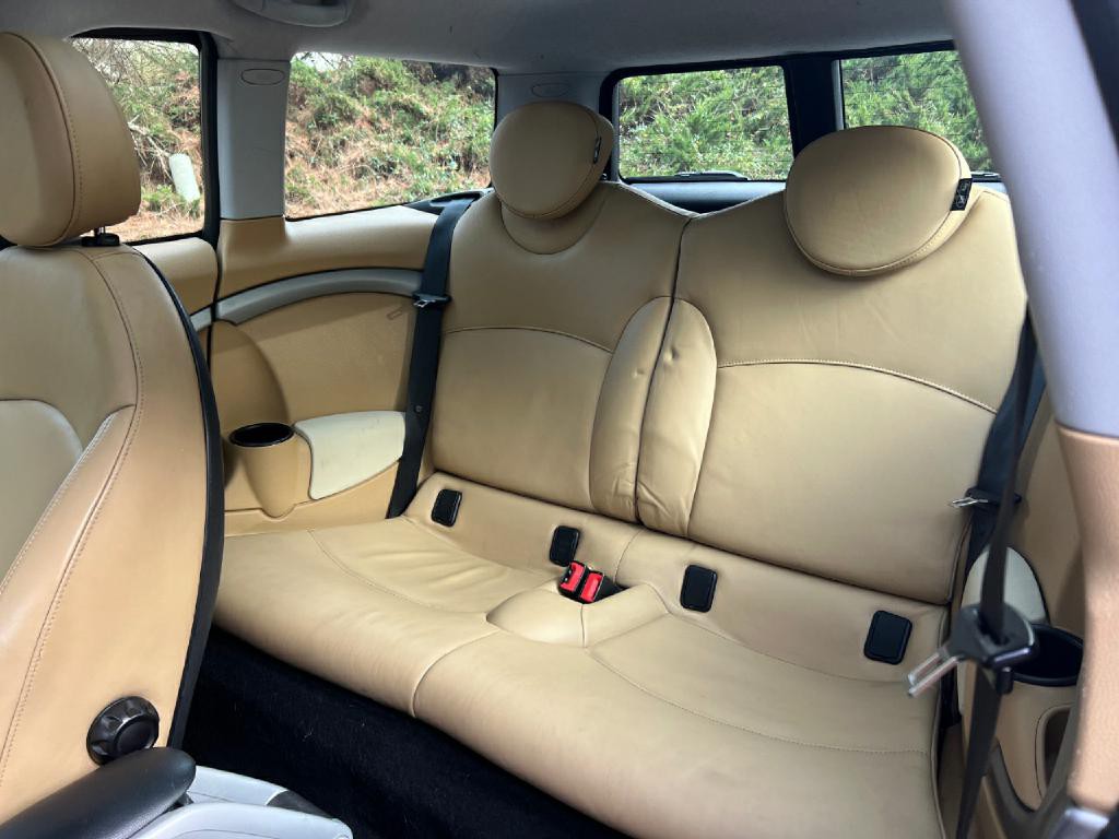 2008 MINI Cooper Clubman Image 13