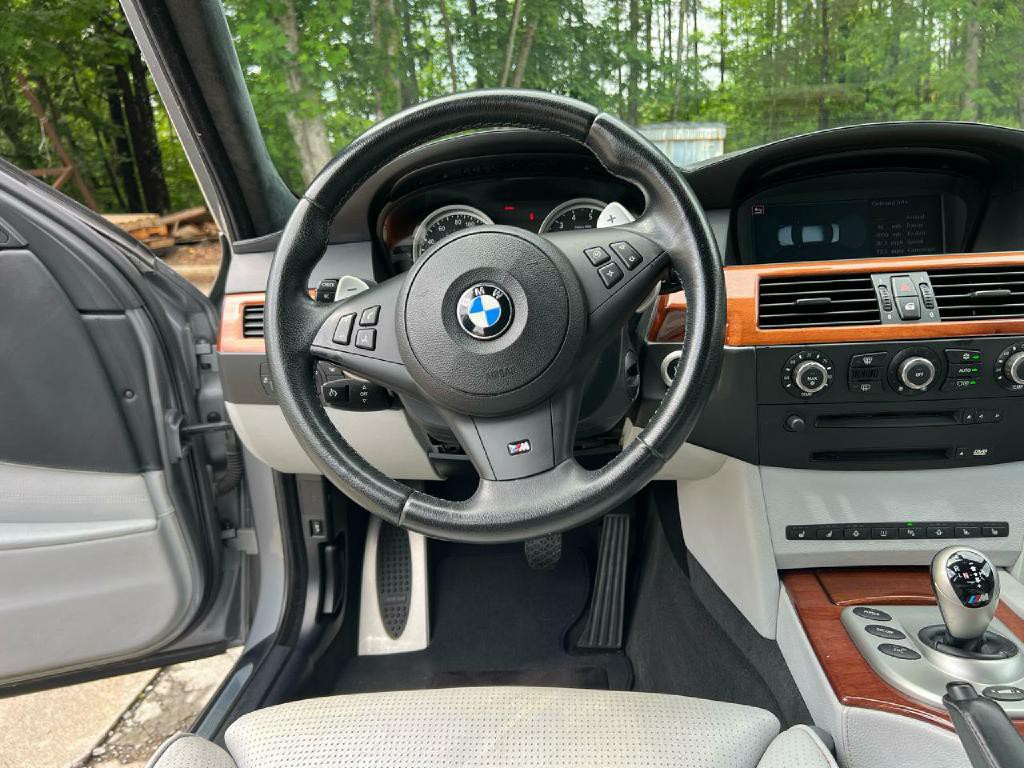 2007 BMW M5 Image 18
