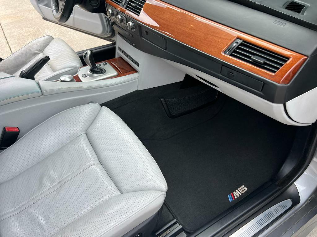 2007 BMW M5 Image 21