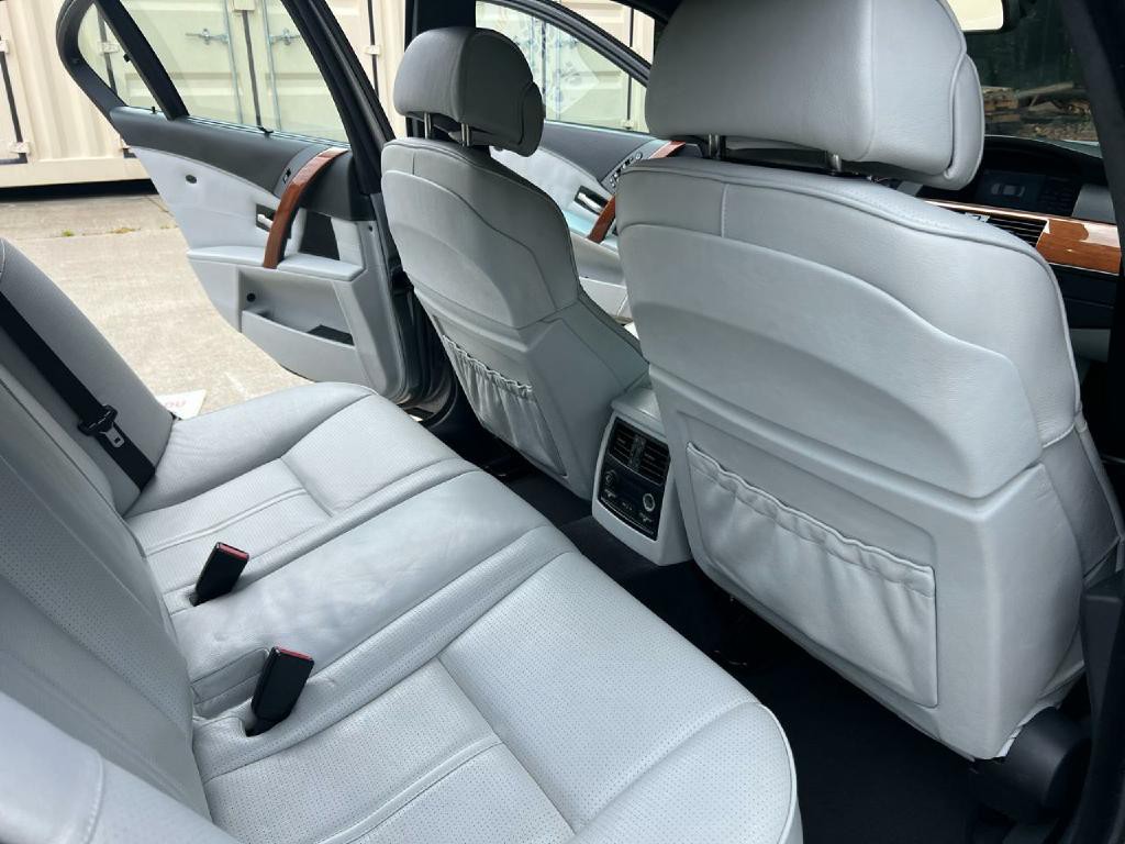 2007 BMW M5 Image 27