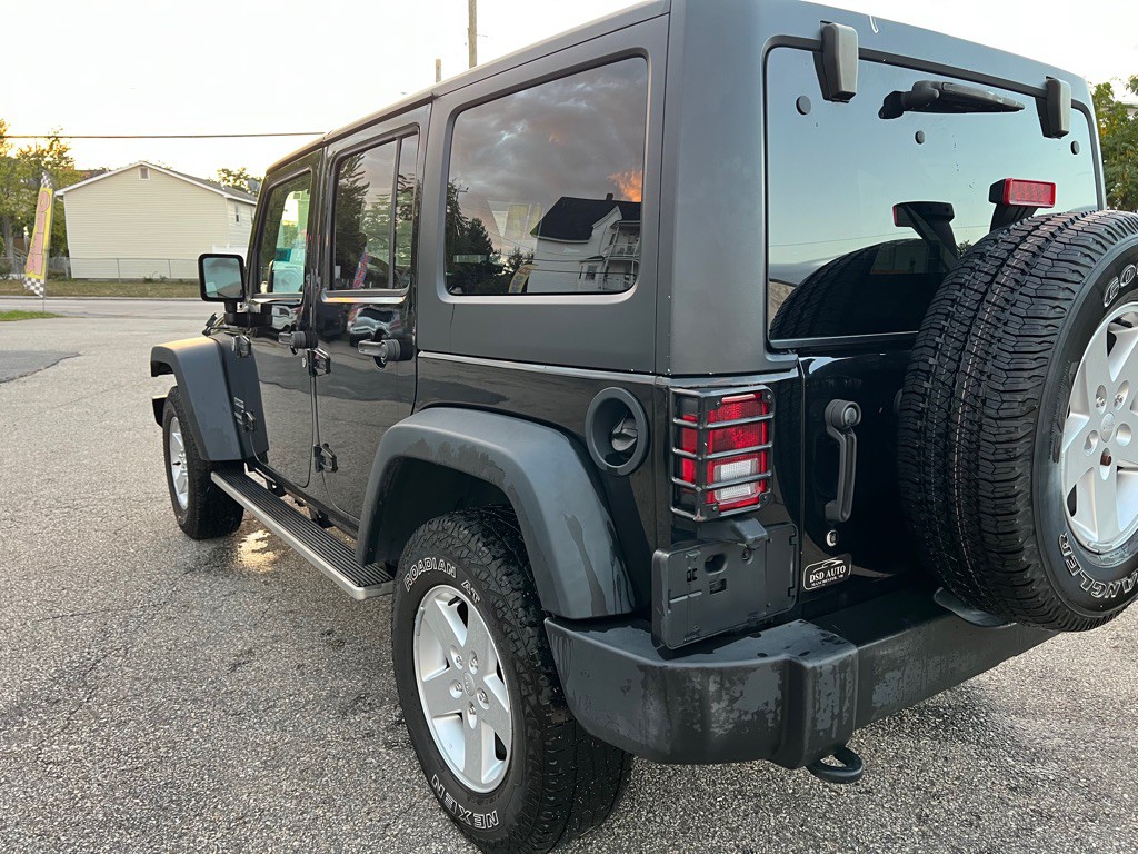 2017 Jeep Wrangler Unlimited Image 3