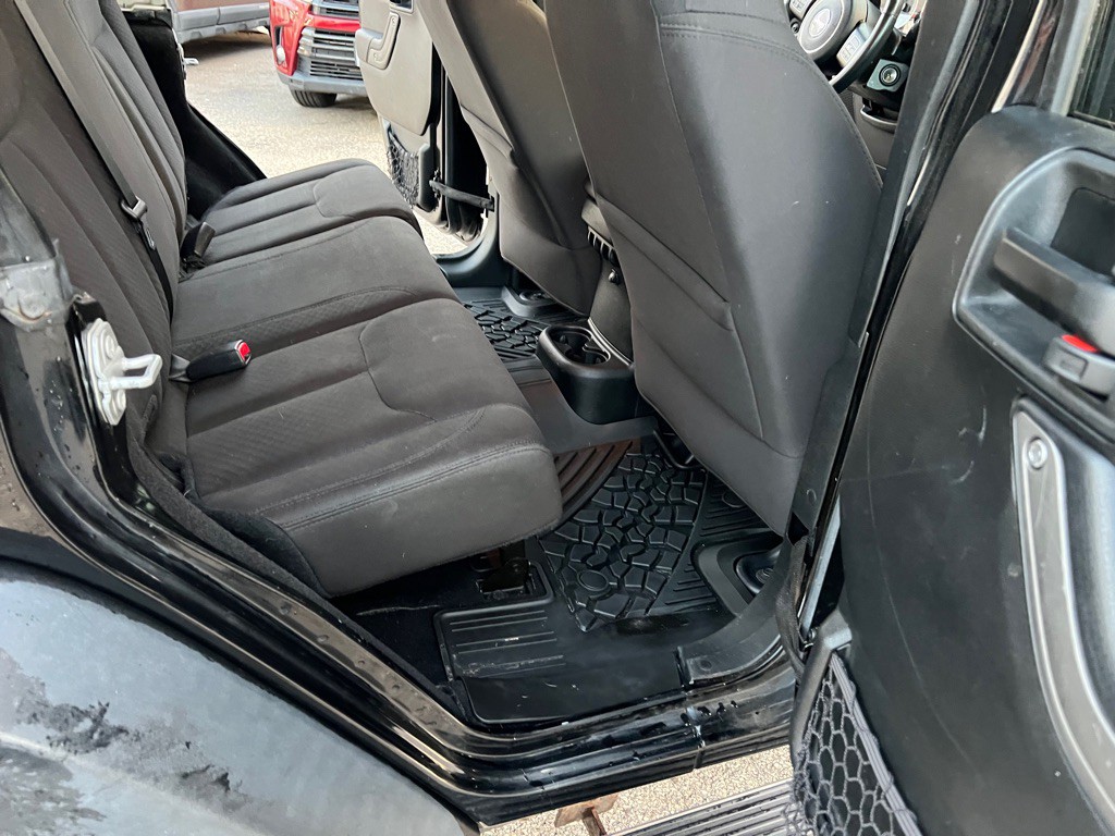 2017 Jeep Wrangler Unlimited Image 13