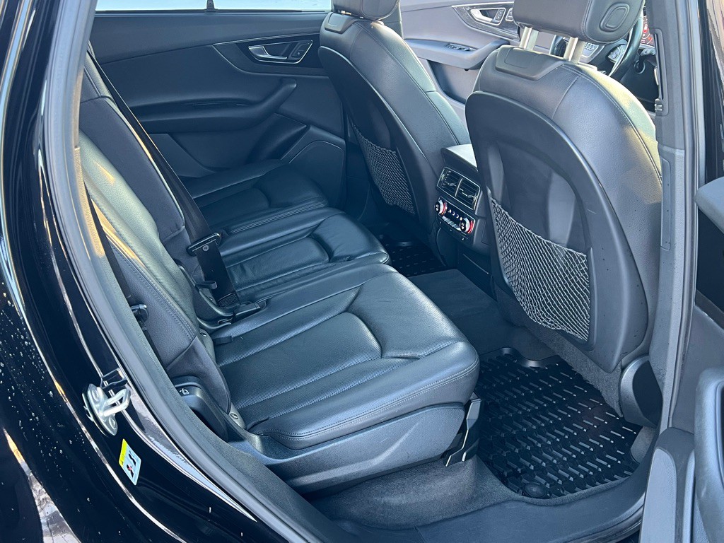 2017 Audi Q7 Image 13