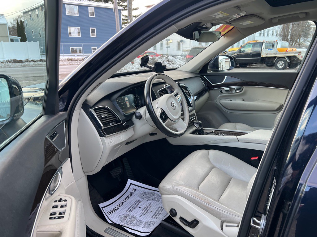 2017 Volvo XC90 Image 9