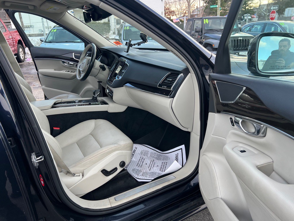 2017 Volvo XC90 Image 14