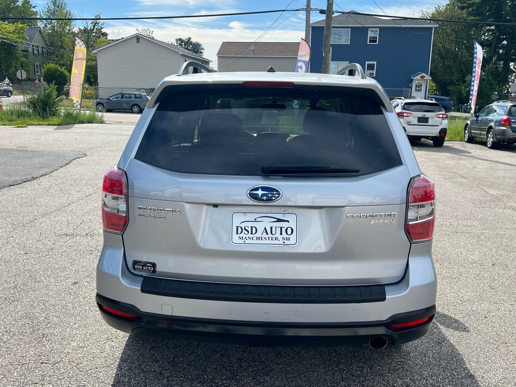 2015 Subaru Forester Image 4