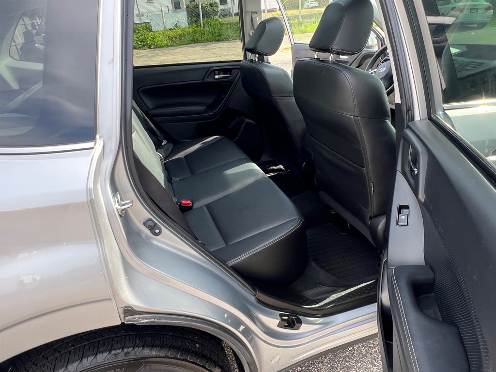 2015 Subaru Forester Image 10