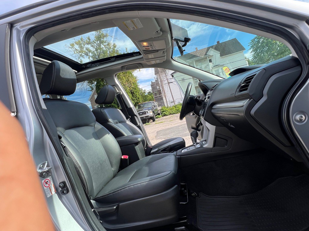 2015 Subaru Forester Image 12