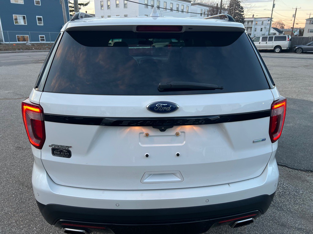 2017 Ford Explorer Image 4