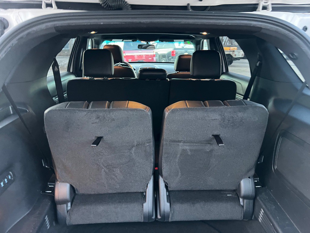 2017 Ford Explorer Image 9