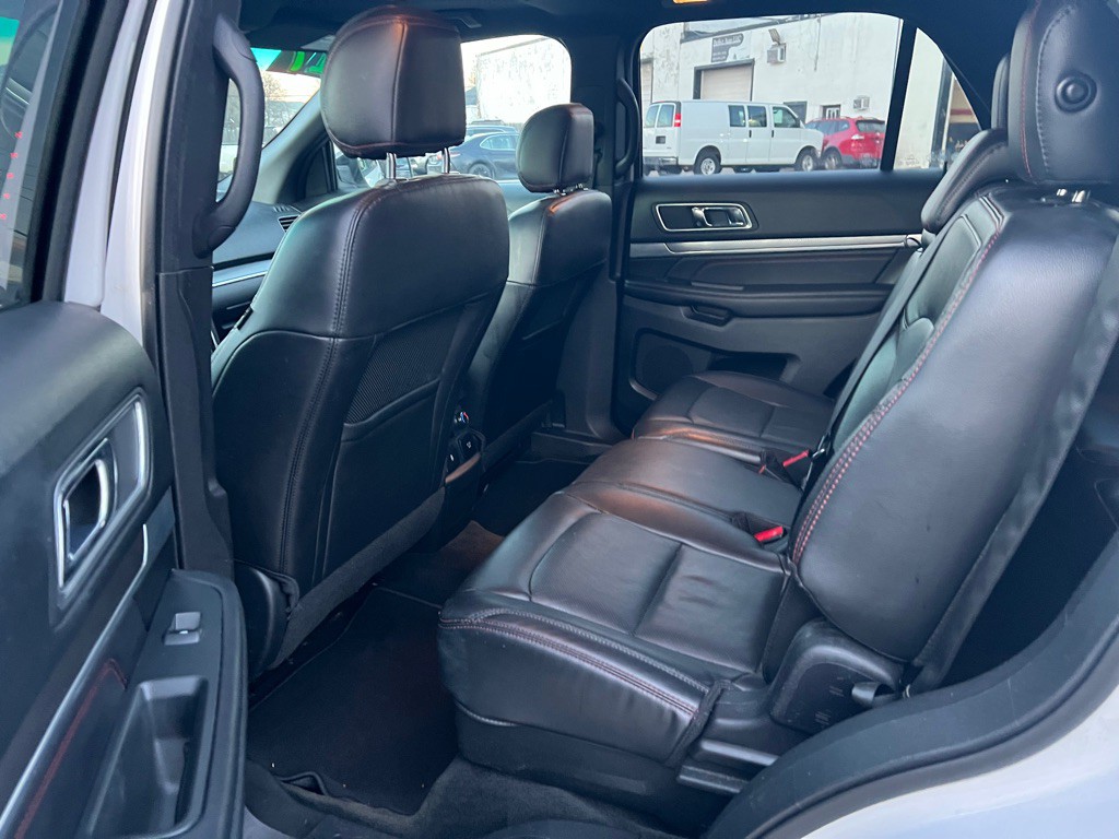 2017 Ford Explorer Image 10