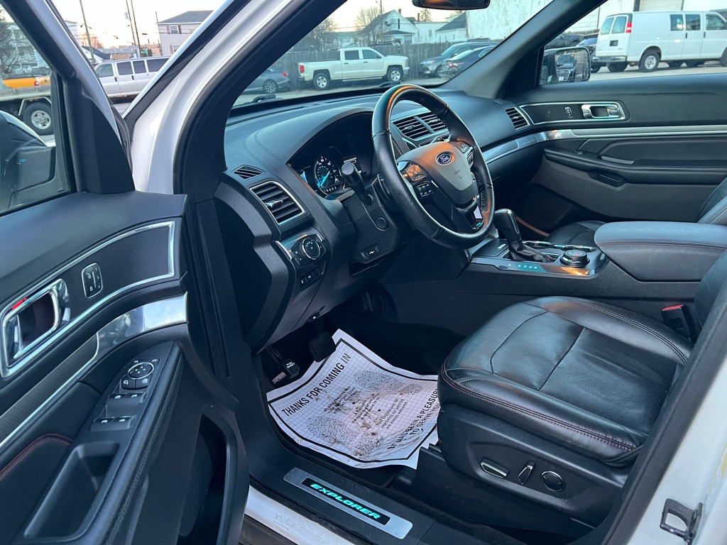 2017 Ford Explorer Image 13