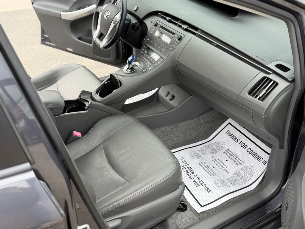 2010 Toyota Prius Image 11