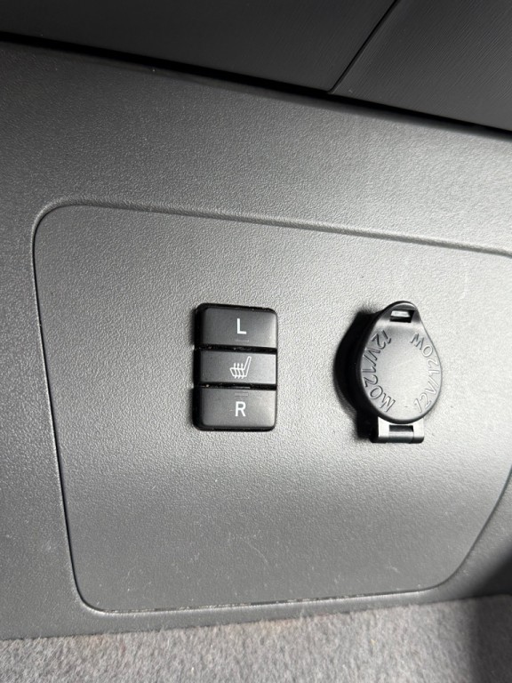 2010 Toyota Prius Image 14