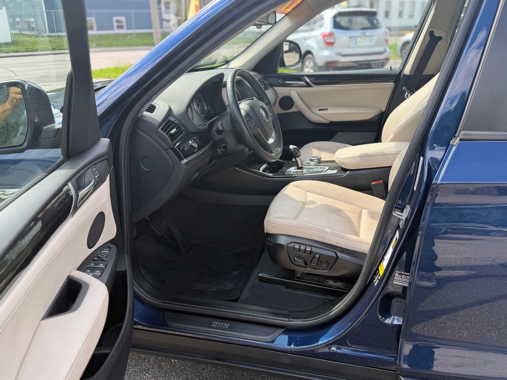 2017 BMW X3 Image 7