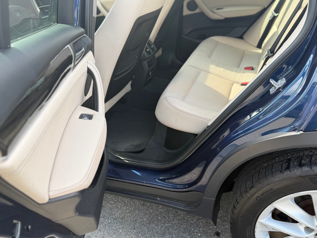 2017 BMW X3 Image 8