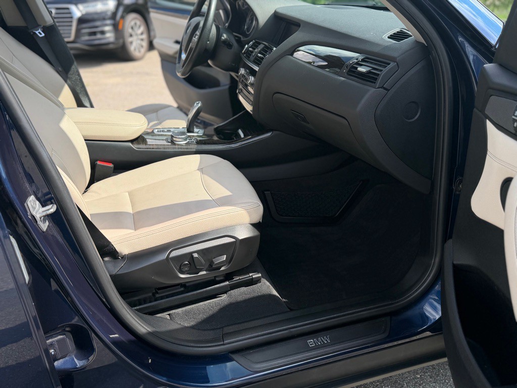 2017 BMW X3 Image 12