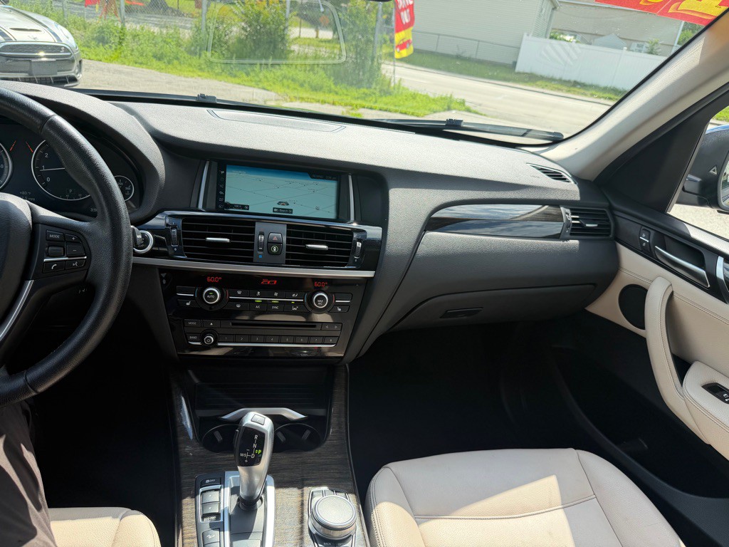 2017 BMW X3 Image 14