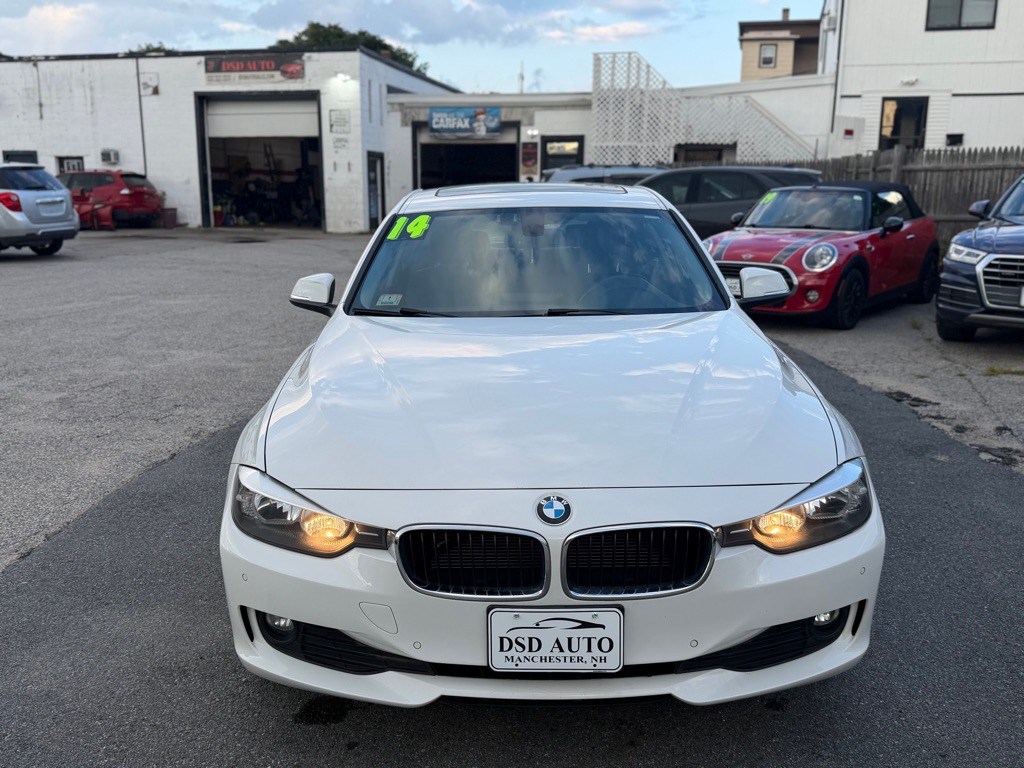 2014 BMW 3 Series Image 2