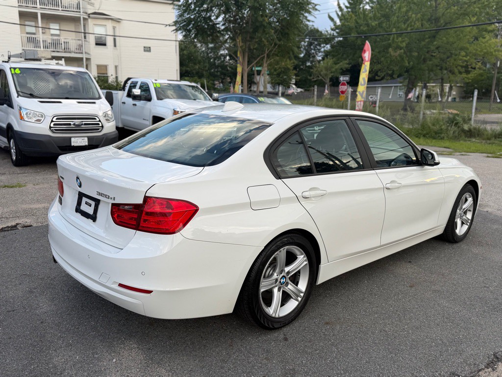 2014 BMW 3 Series Image 4