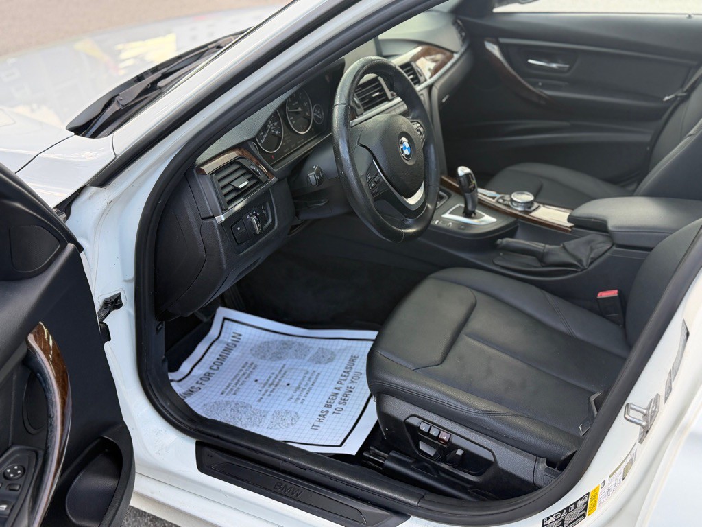2014 BMW 3 Series Image 7