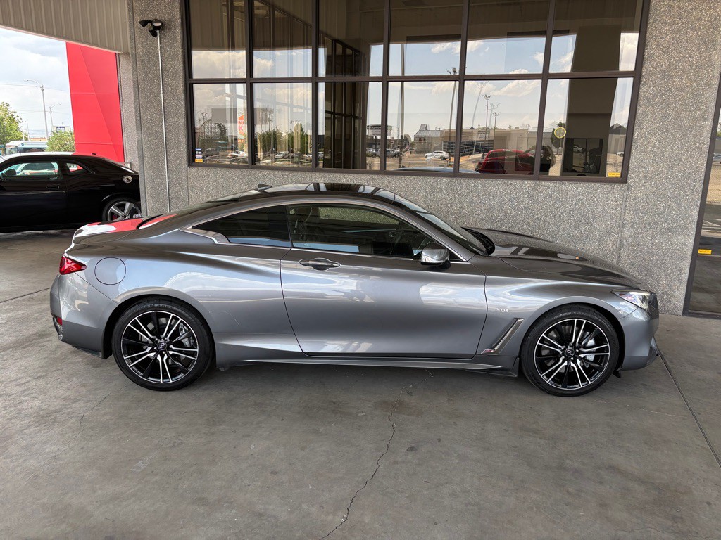 2018 INFINITI Q60 Image 3