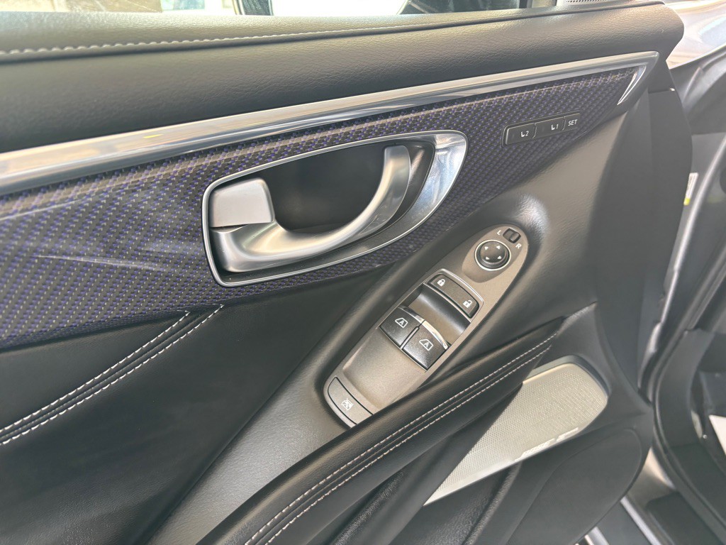 2018 INFINITI Q60 Image 9