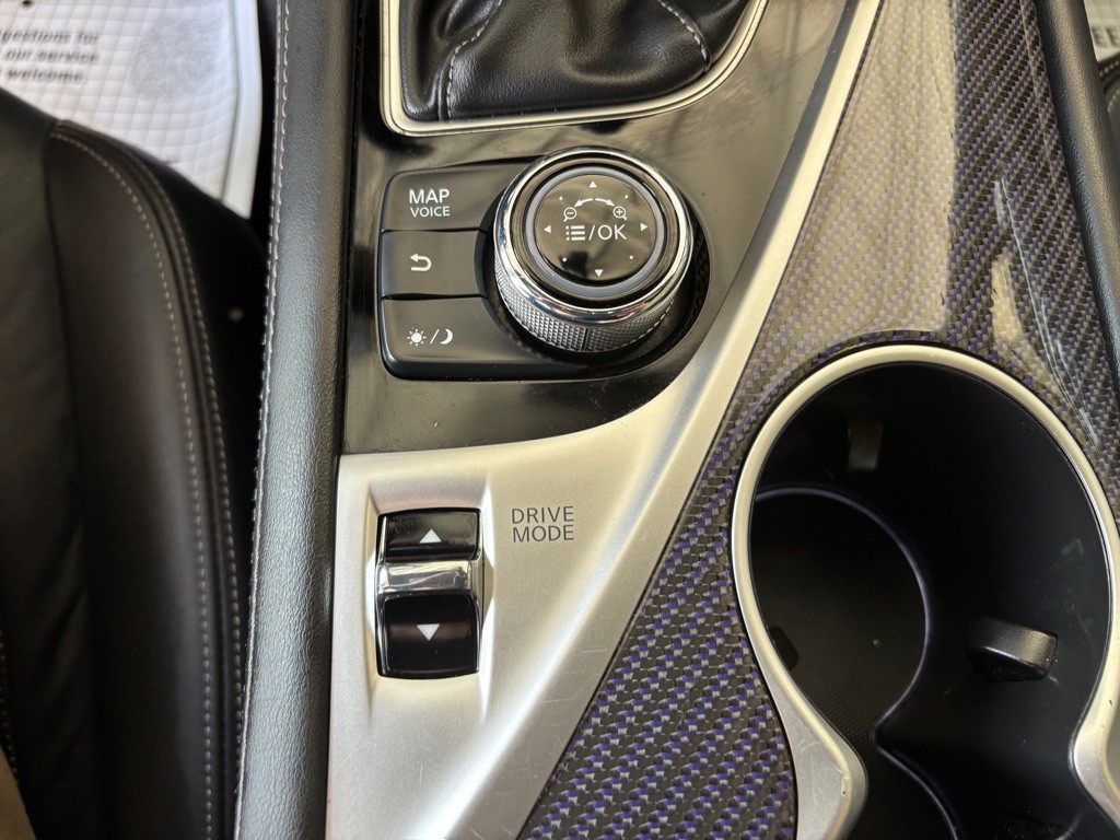 2018 INFINITI Q60 Image 17