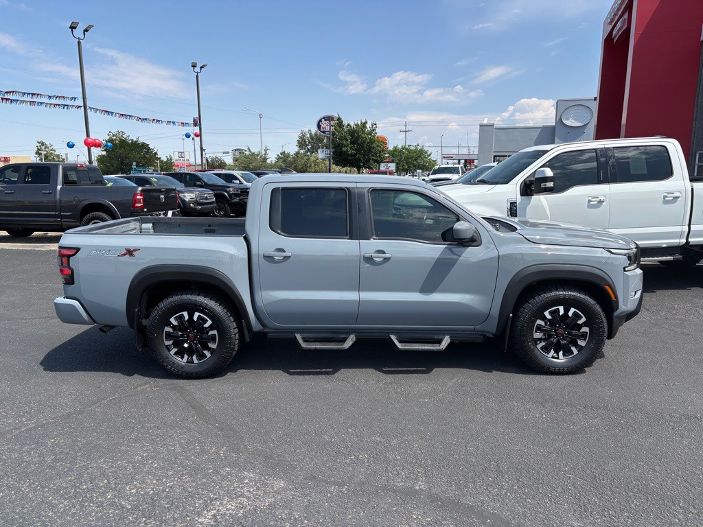 2022 Nissan Frontier Image 3