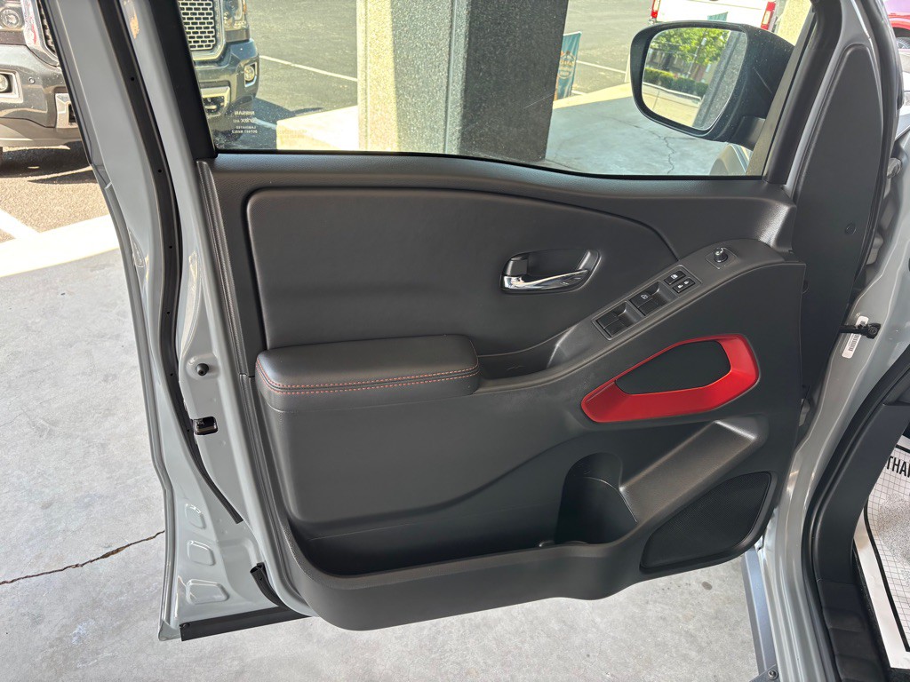 2022 Nissan Frontier Image 8