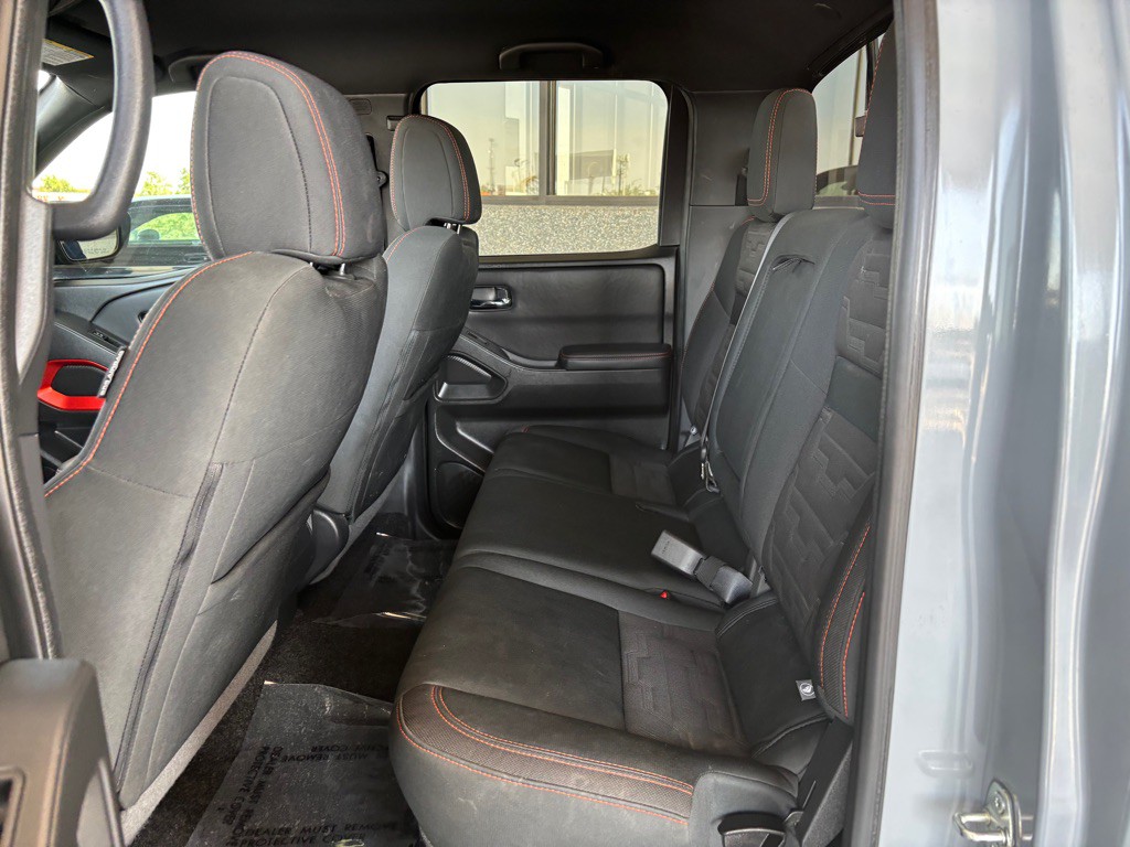 2022 Nissan Frontier Image 16