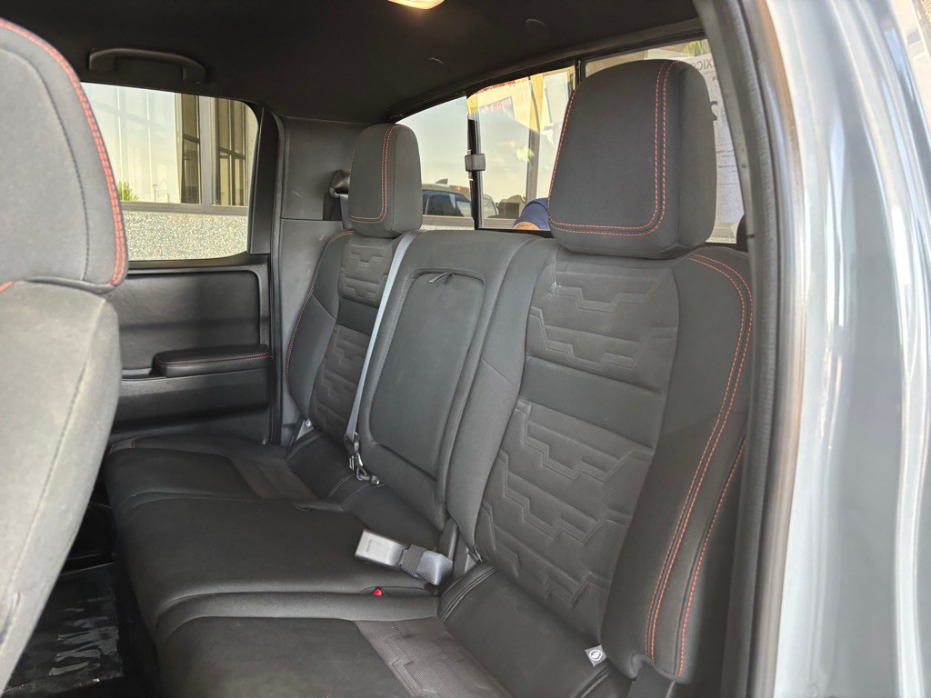 2022 Nissan Frontier Image 17