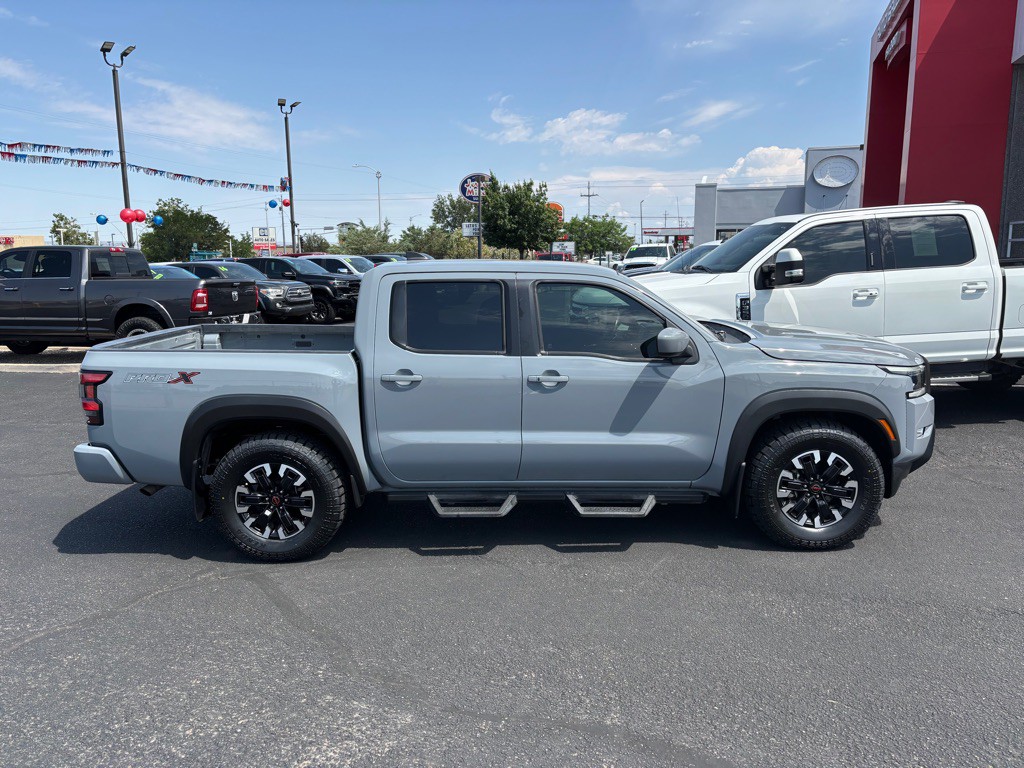 2022 Nissan Frontier Image 28