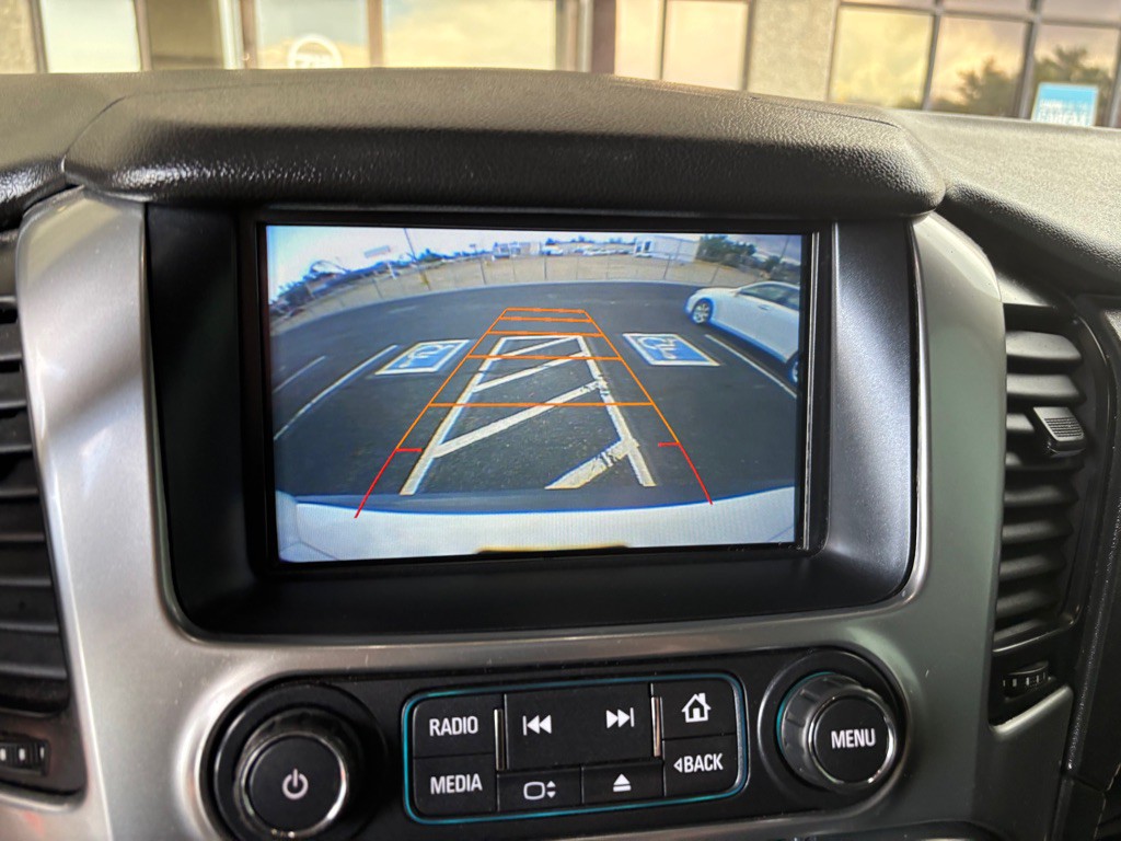2017 Chevrolet Suburban Image 12