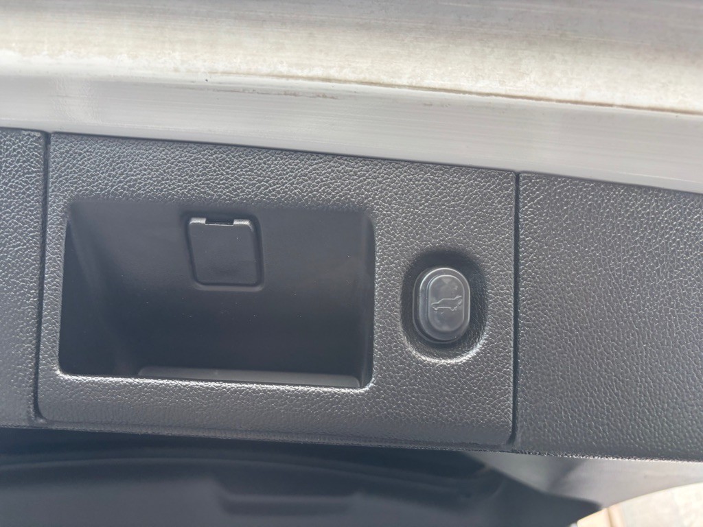 2017 Chevrolet Suburban Image 26