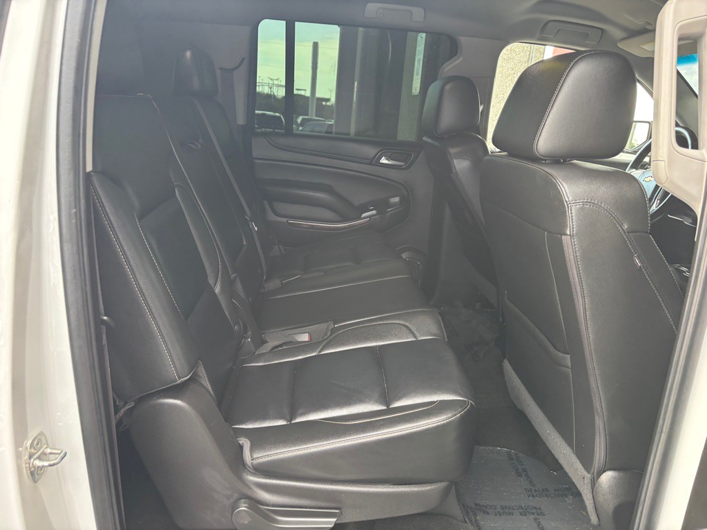 2017 Chevrolet Suburban Image 27