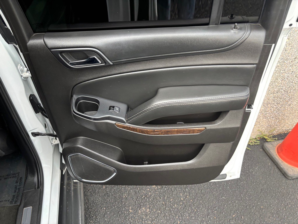 2017 Chevrolet Suburban Image 30