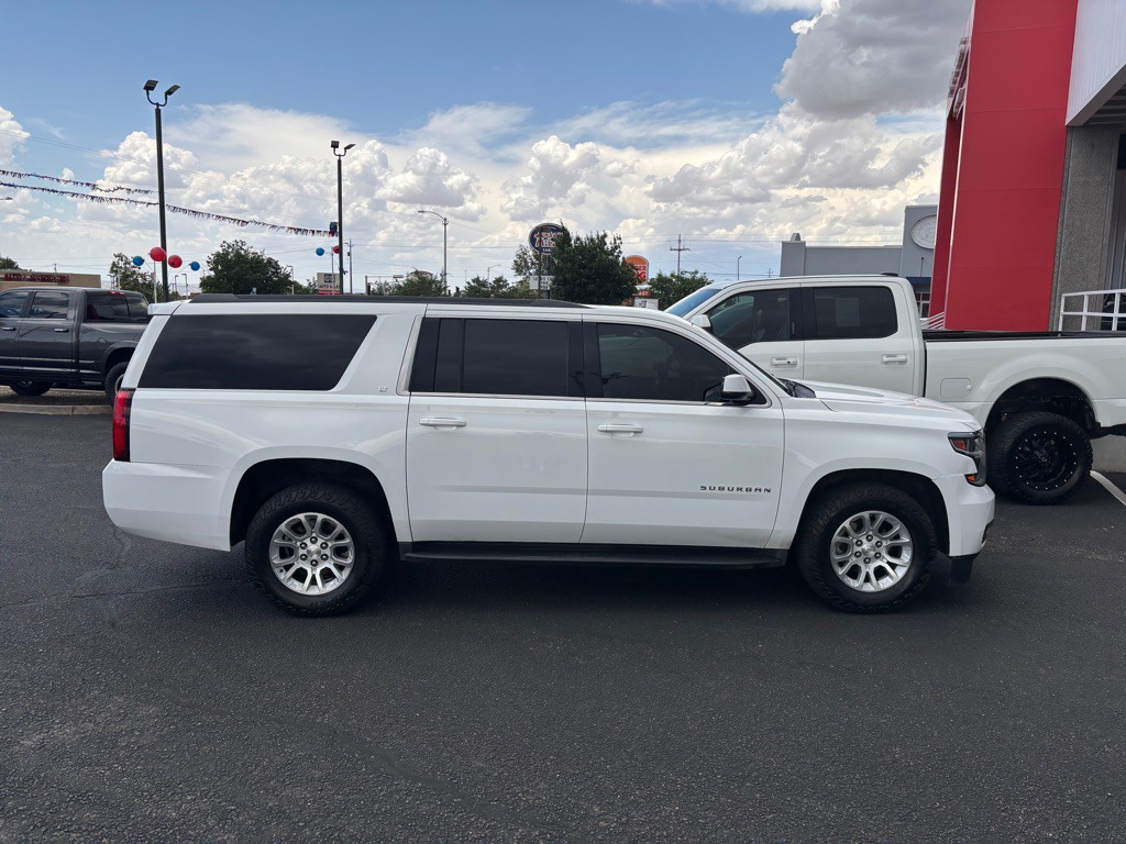 2017 Chevrolet Suburban Image 37