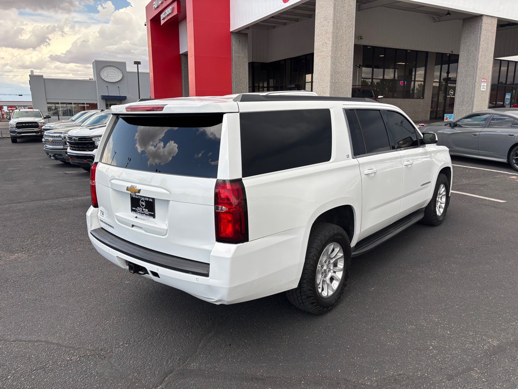 2017 Chevrolet Suburban Image 39