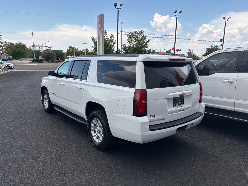 2017 Chevrolet Suburban Image 43