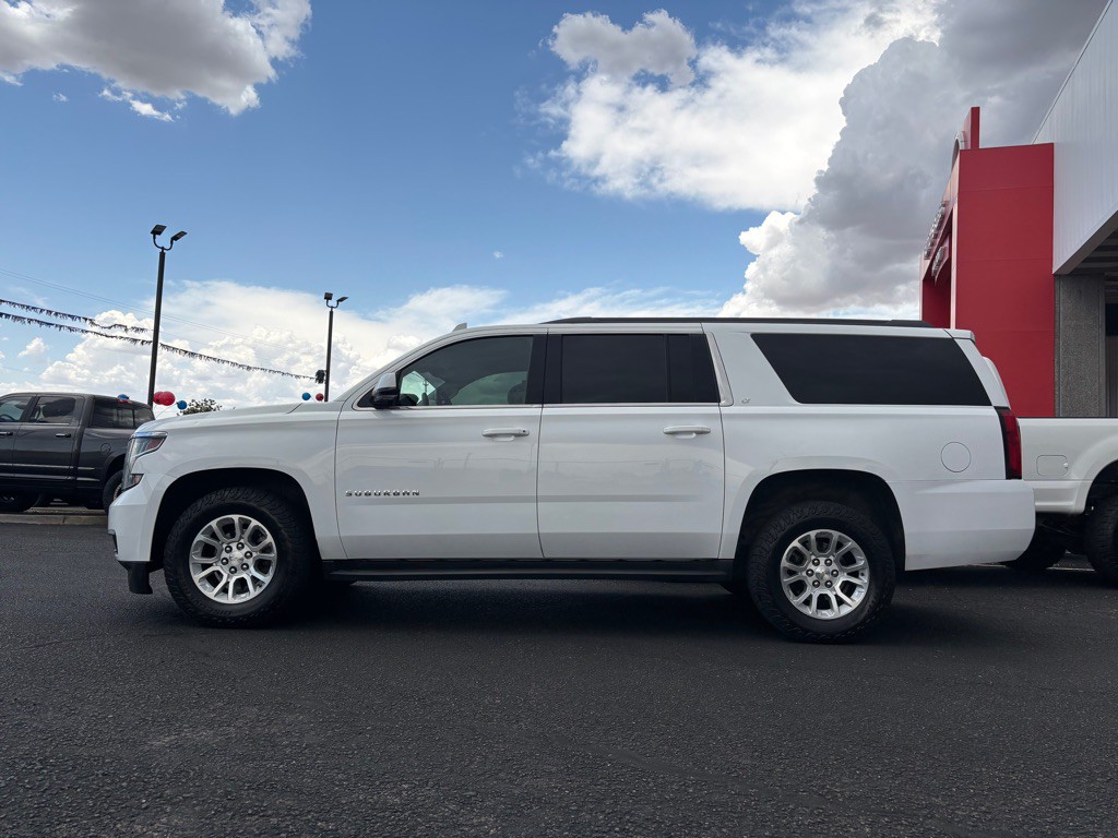 2017 Chevrolet Suburban Image 46