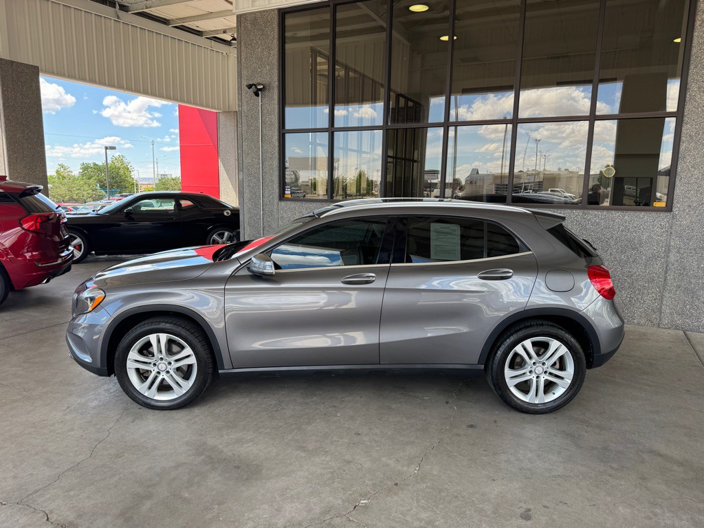 2017 Mercedes-Benz GLA-Class Image 2