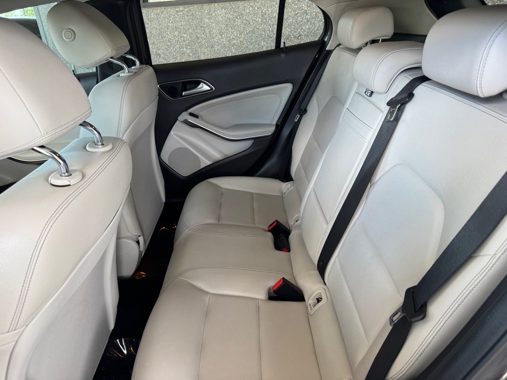 2017 Mercedes-Benz GLA-Class Image 16