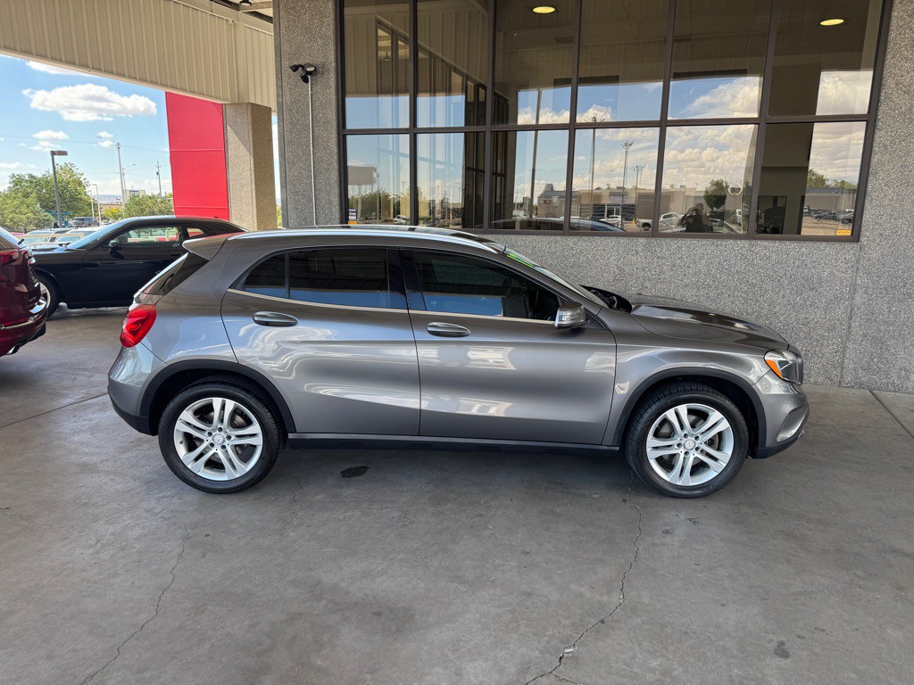 2017 Mercedes-Benz GLA-Class Image 38