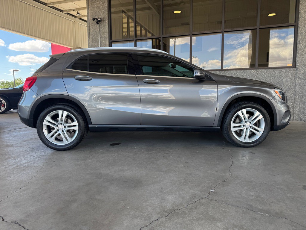 2017 Mercedes-Benz GLA-Class Image 39